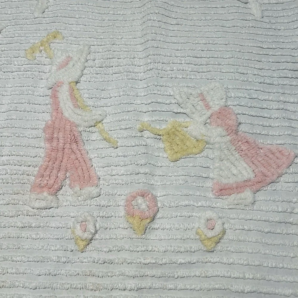 Vtg 50's Chenille Twin Bedspread White Cottage Bed Cover Gardening Floral